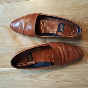 Tobacco colored leather flats 7.5 B